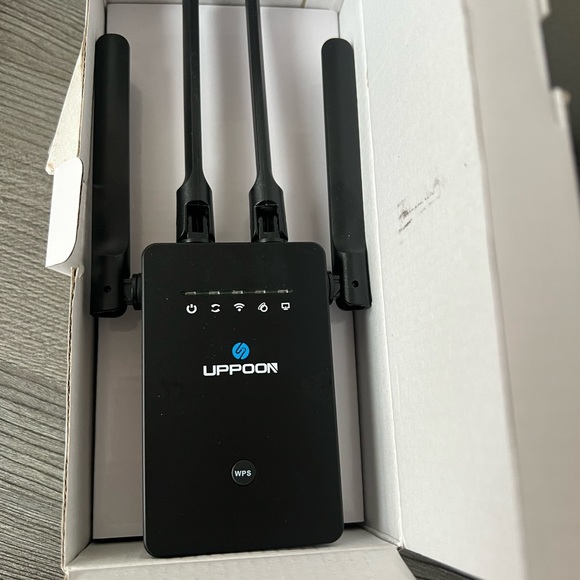 UPPOON”300Mbps
WiFi Range Extender
Expand Wi-Fi Network for
Ultimate Performance - Picture 4 of 4